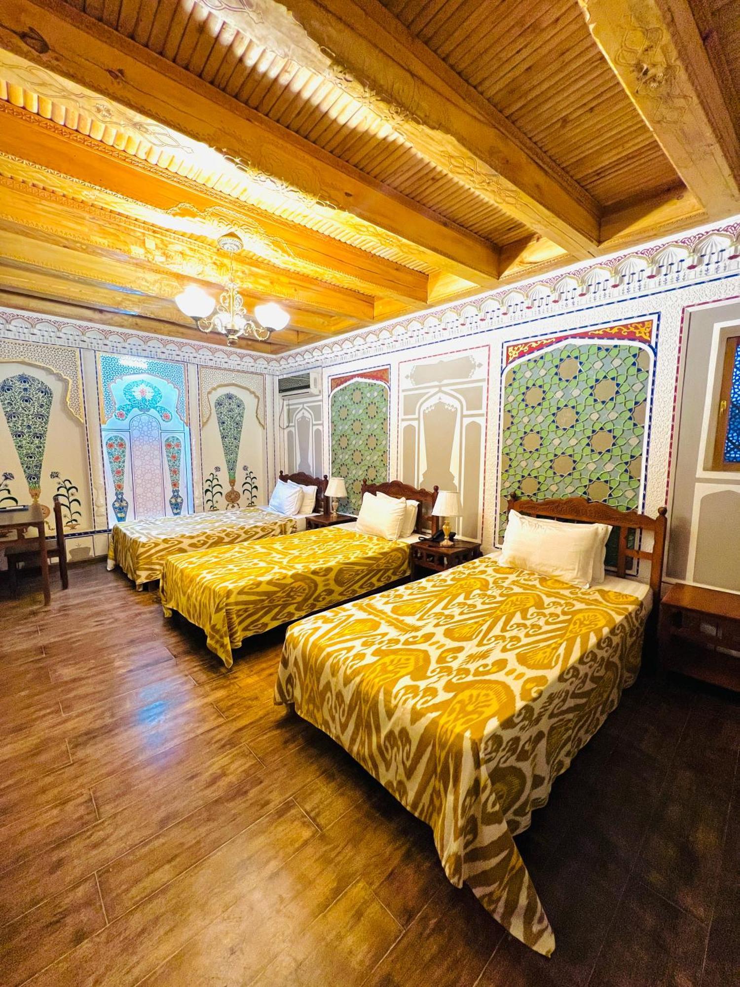 Komil Bukhara Boutique Hotel Extérieur photo