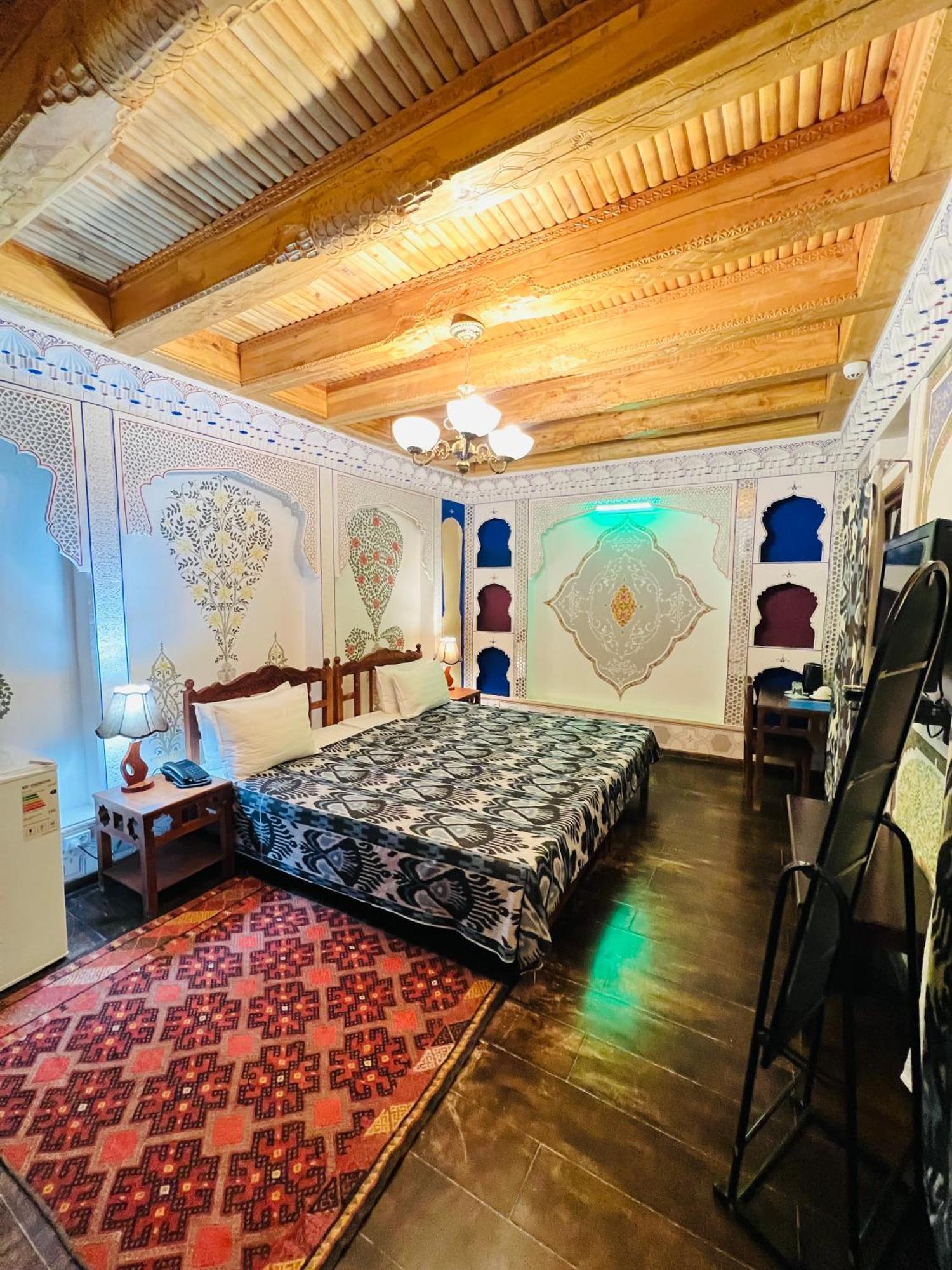 Komil Bukhara Boutique Hotel Extérieur photo