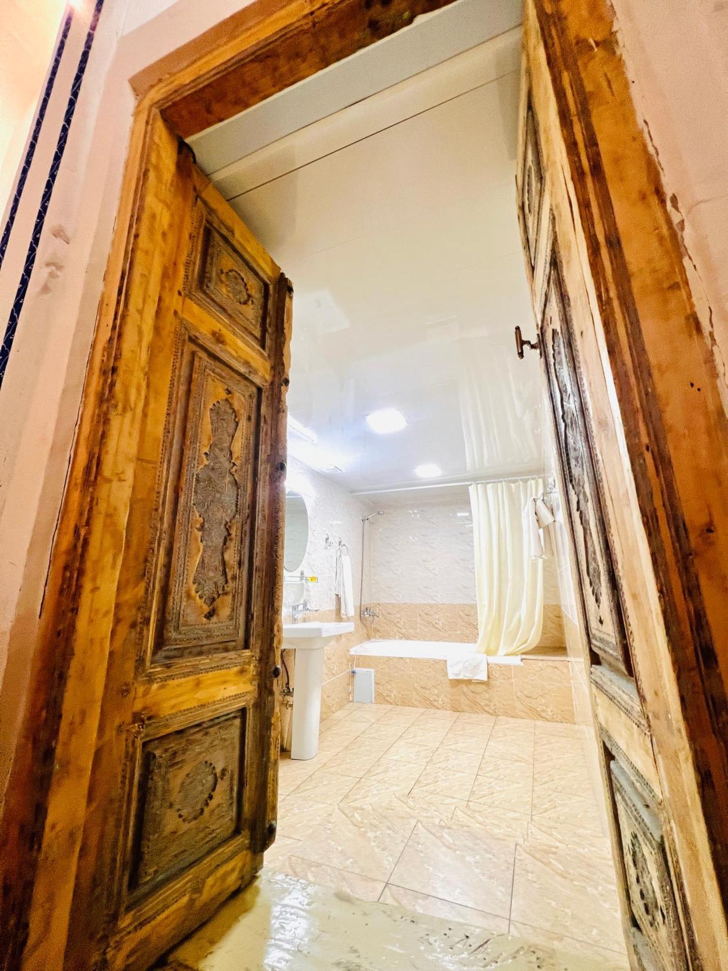Komil Bukhara Boutique Hotel Extérieur photo
