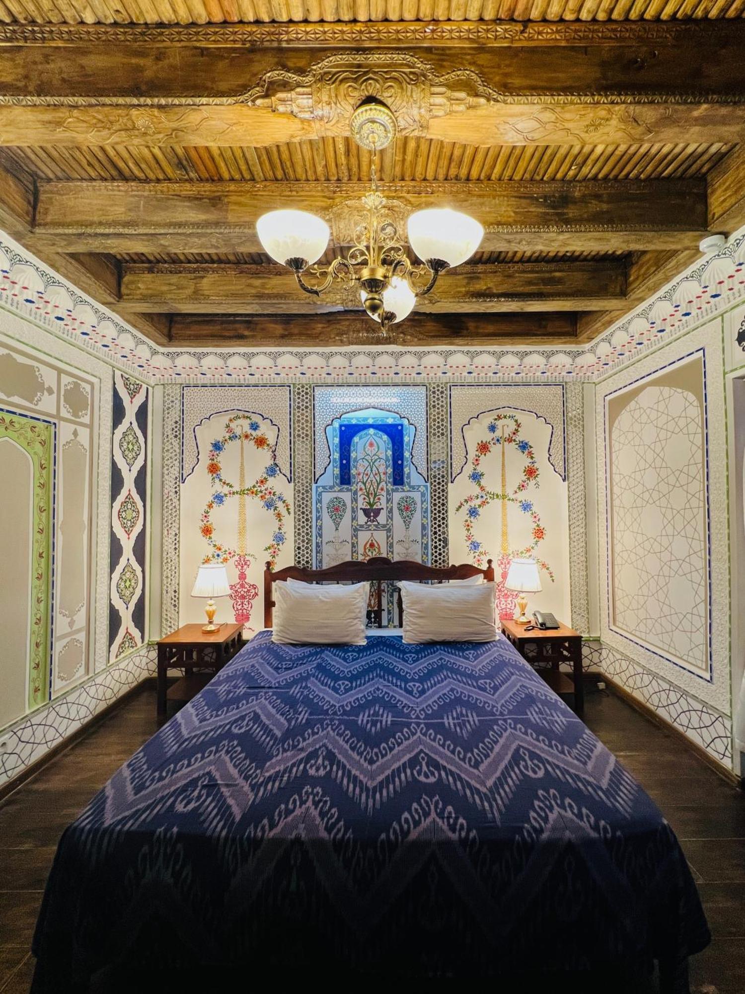 Komil Bukhara Boutique Hotel Extérieur photo