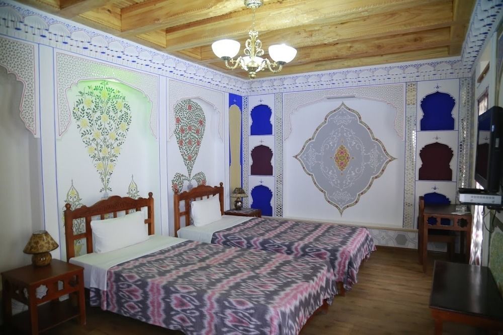 Komil Bukhara Boutique Hotel Extérieur photo